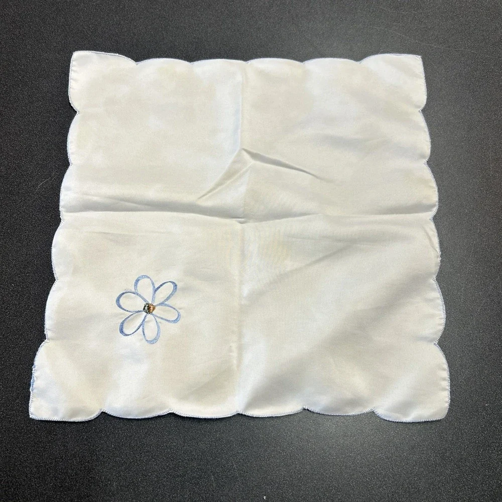 Vintage Embroidered Daisy Hankie Blue Stitching Satin Scalloped Hem Cottage Core